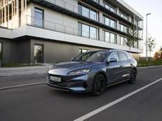 BYD SEAL 6 DM-i Touring debutta allo IAA Mobility 2025