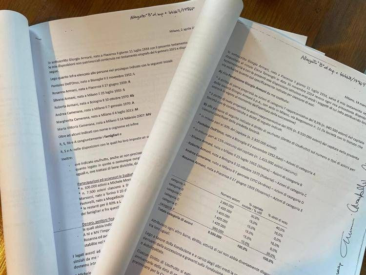 Armani, ecco il testamento: 100% della società alla Fondazione, a Dell'Orco il 40% dei diritti di voto