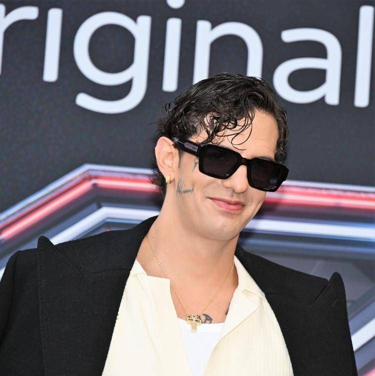 X Factor, siparietto tra Achille Lauro e la concorrente: "Mi stai mettendo nei casini?"