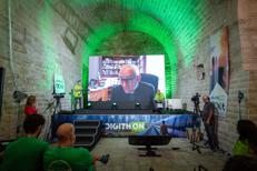 Il Cardinale Matteo Maria Zuppi in collegamento con Digithon 2025 a Bisceglie