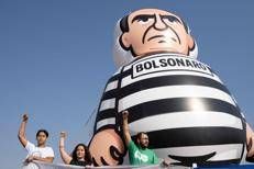 La festa per la condanna di Bolsonaro - Afp