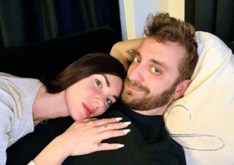 Stefano Corti e Bianca Atzei minacciati: "Sanno dove viviamo, paura per la nostra famiglia"