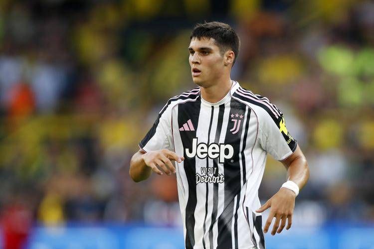 Juve-Inter 4-3, il gol di Adzic premia i bianconeri tra le proteste nerazzurre. Cos'è successo