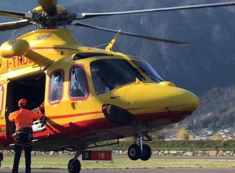 Elicottero del Soccorso Alpino (Fotogramma)