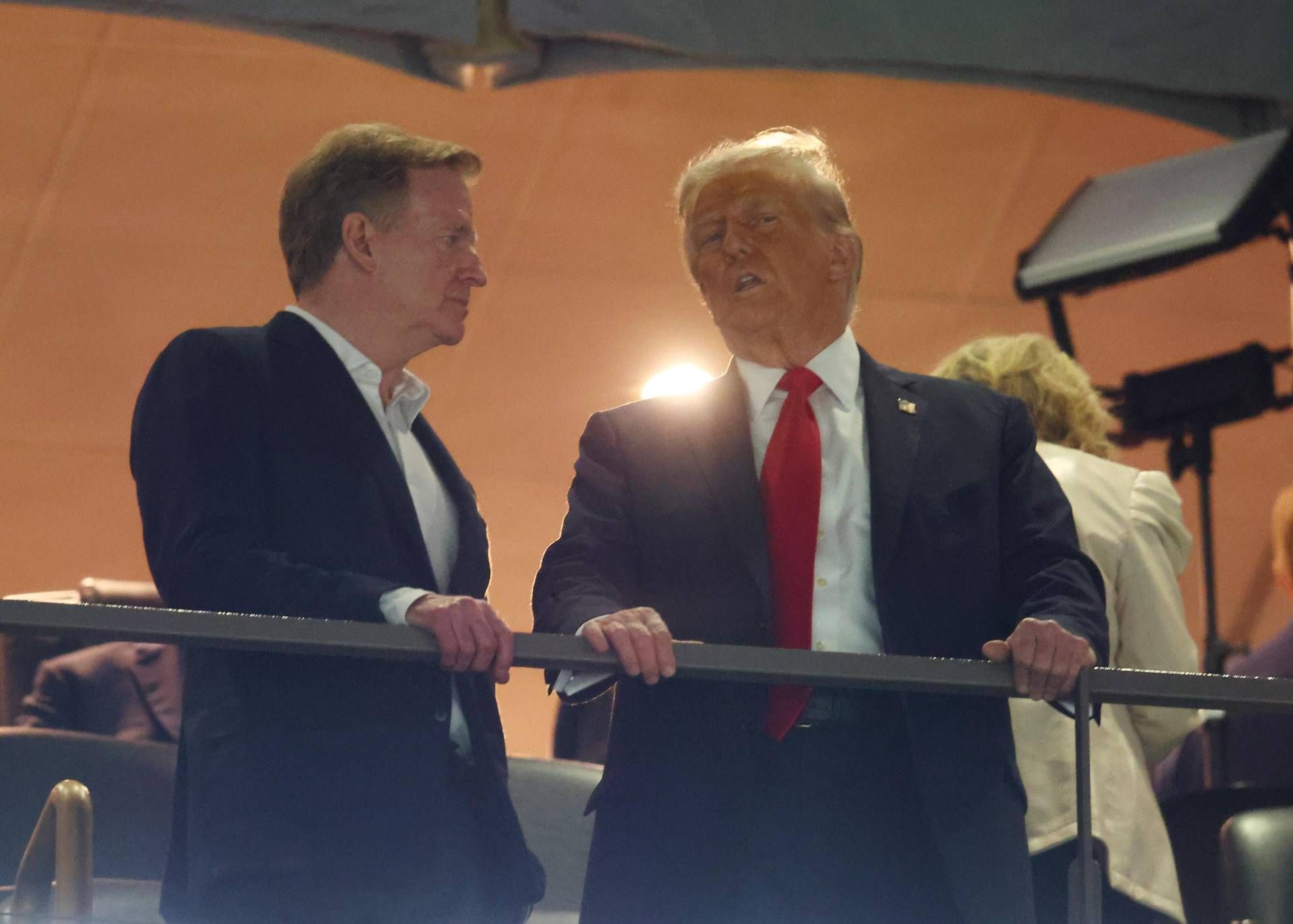 Trump boccia il football "da signorine": "NFL ridicola"