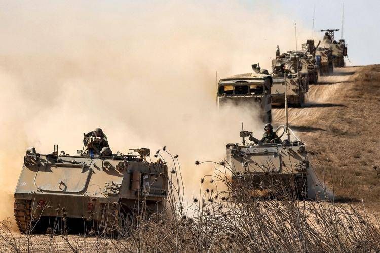 Carri armati israeliani entrati a Gaza City, fonti: "Attacco con aerei, artiglieria e droni"
