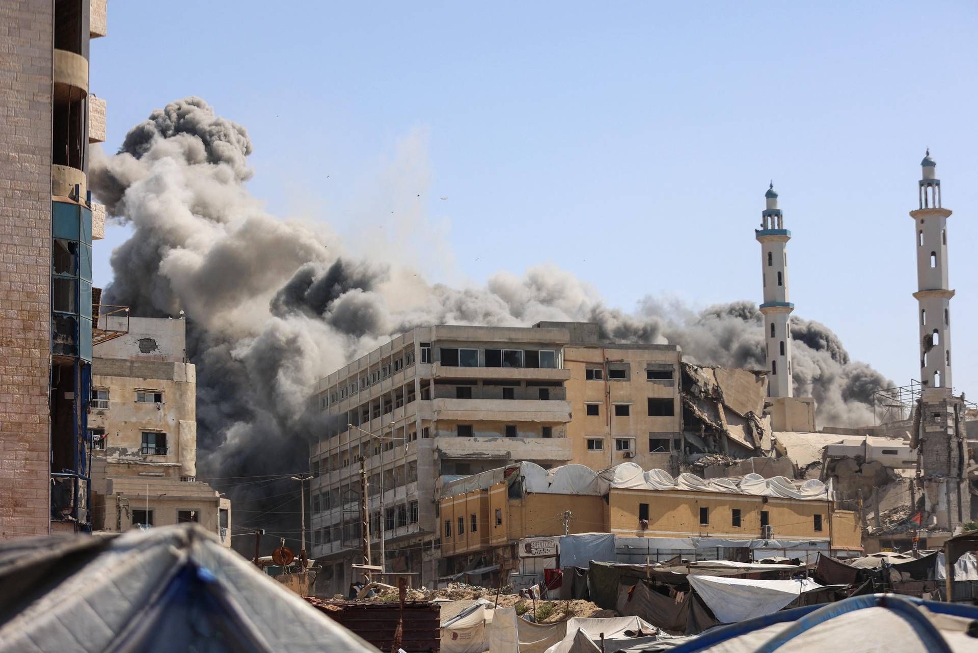 Katz: "Gaza sta bruciando, usiamo pugno di ferro e non torniamo indietro"