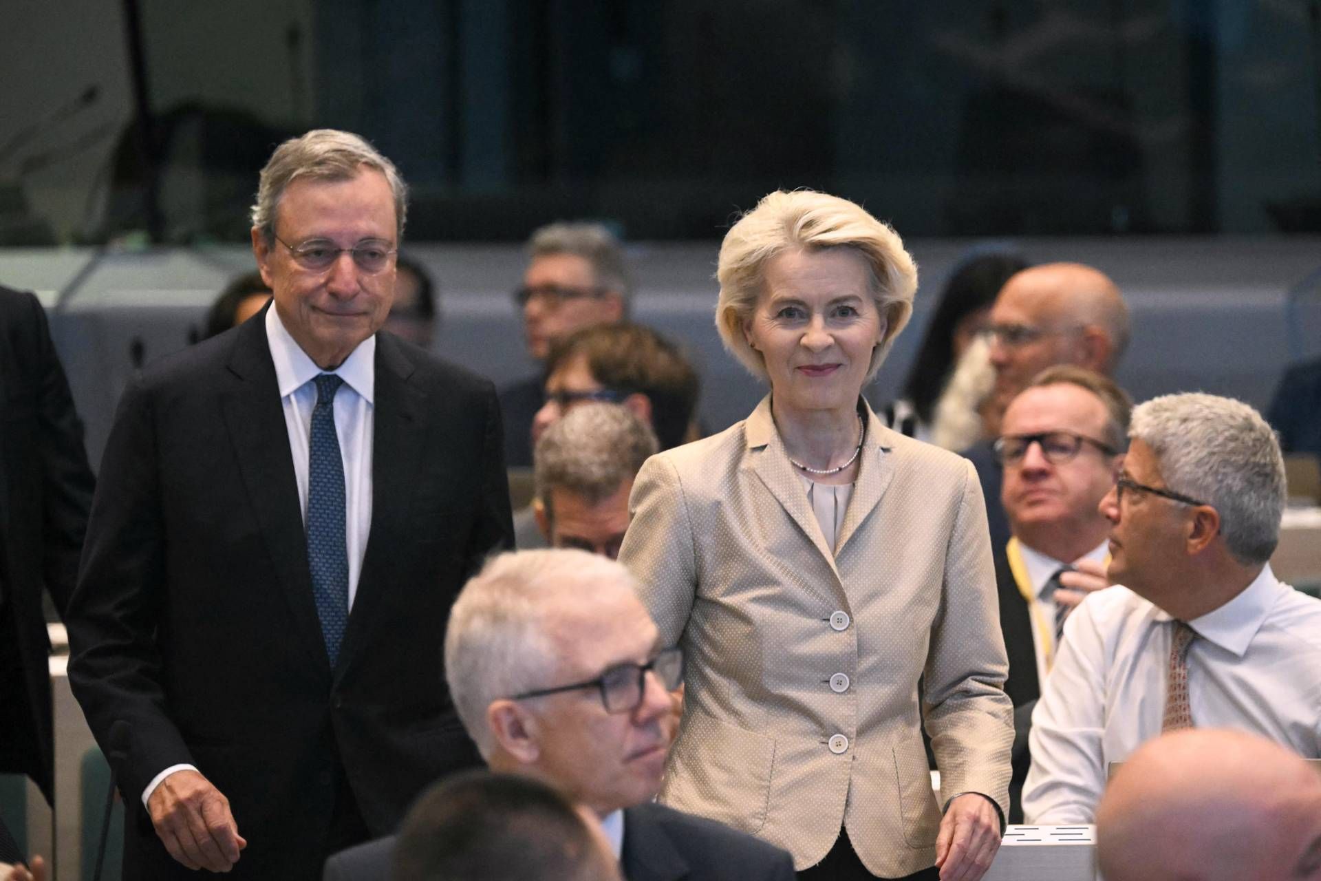 Von der Leyen a Draghi: "Grazie Mario per il tuo servizio all'Europa"