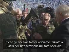 Putin in uniforme alle esercitazioni, il test con i super occhiali - Video