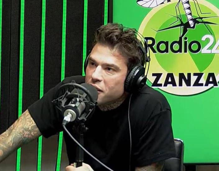Fedez a La Zanzara, Cruciani: "Chiara Ferragni è nel palazzo"