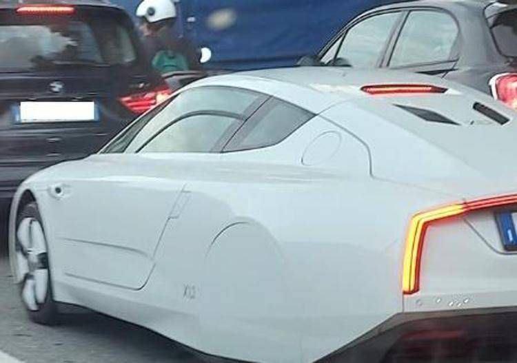 La Volkswagen XL1 avvistata a Torino