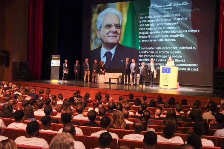 Il presidente Mattarella, 'Leggere ha a che fare con la libertà'