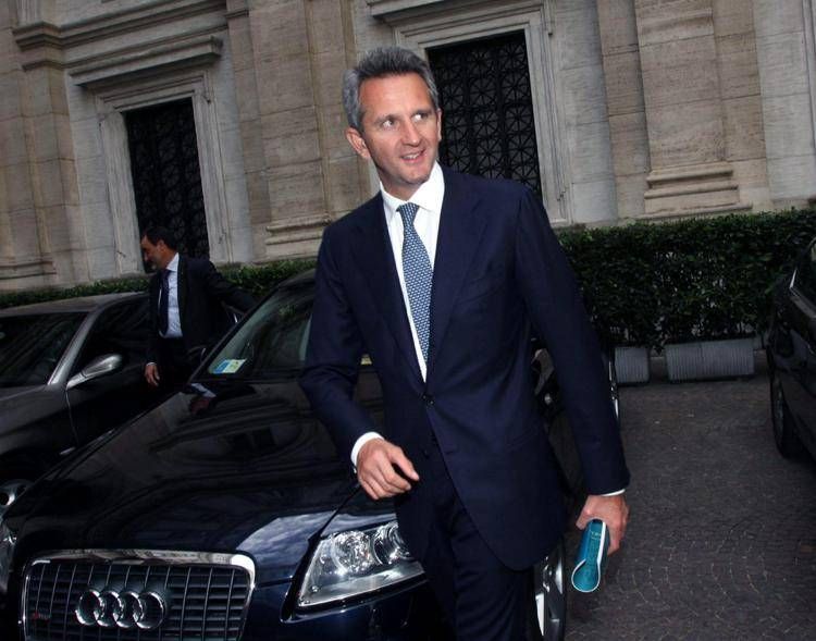 Mps-Mediobanca, Nagel saluta i dipendenti e cita Orazio: 