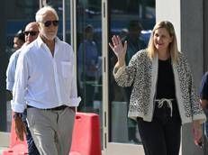 Giovanni Malagò e Kirsty Coventry durante la visita al Villaggio Olimpico - Afp