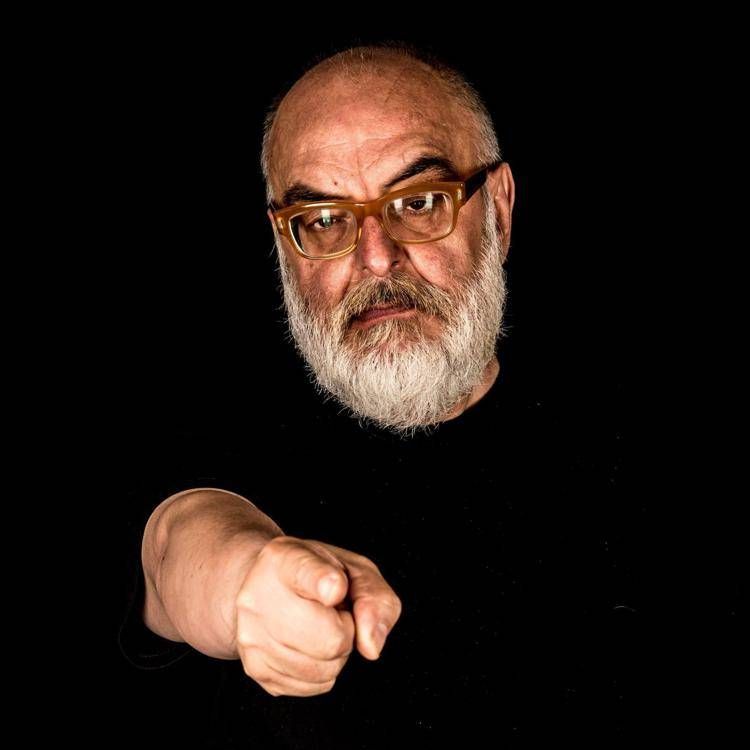 Fotografo trovato morto a Milano, Maurizio Rebuzzini aveva 74 anni. Si indaga per omicidio