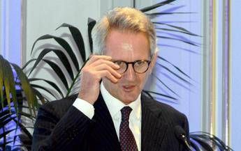 Mps-Mediobanca, Nagel saluta i dipendenti e cita Orazio: "Graecia capta ferum victorem cepit"