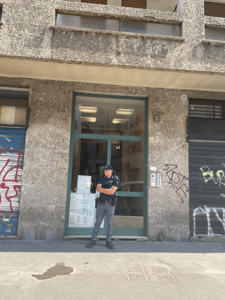 I vicini del fotografo Rebuzzini: ''presenza storica, siamo scossi''