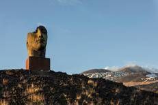 Teseo screpolato sull'Etna di Mitoraj