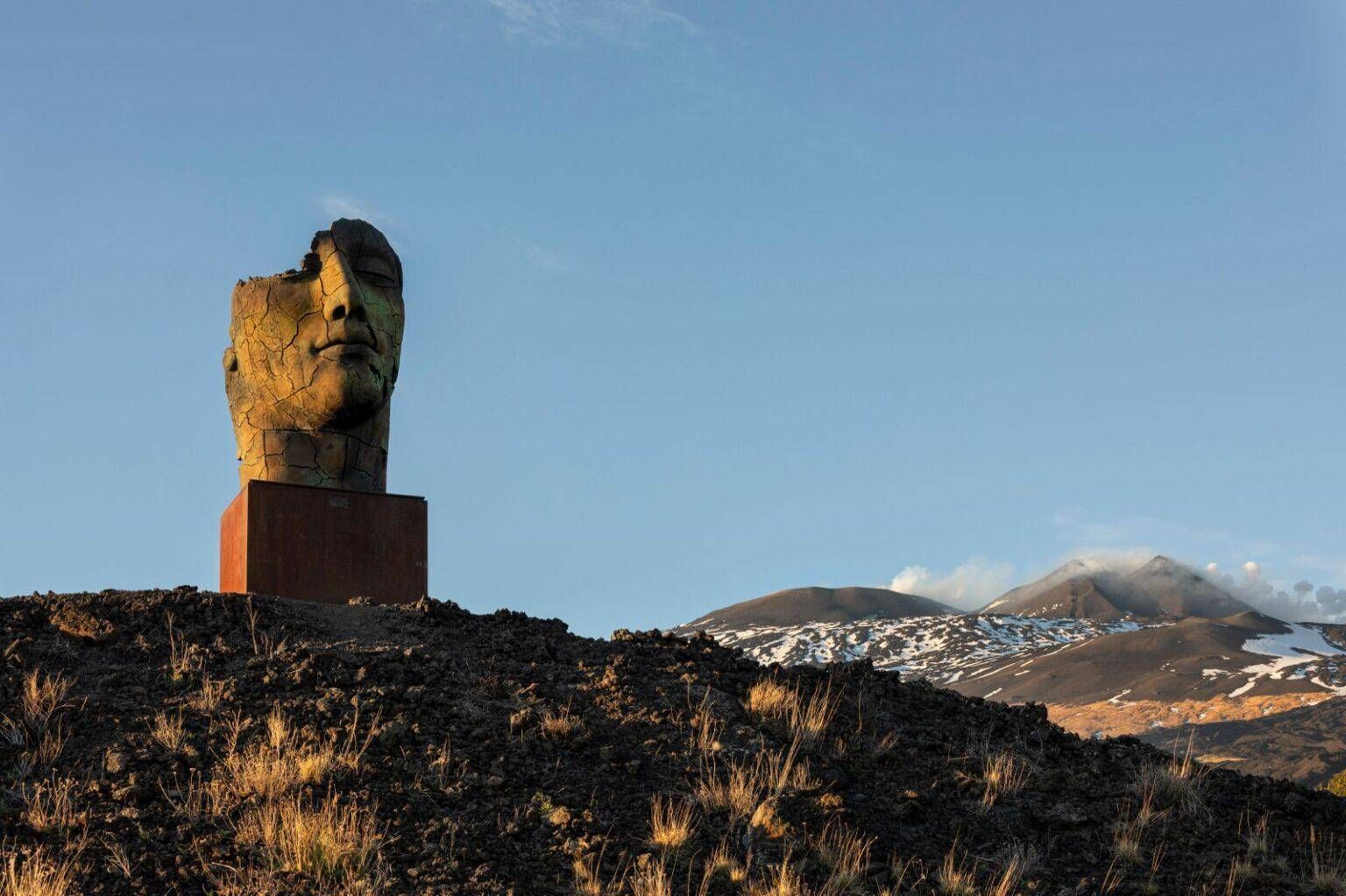 Syracuse'daki 19 ve 20 Eylül Finissage'de heykeltıraş Mitoraj'a övgü