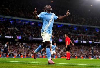 Manchester City-Napoli 2-0, Haaland e Doku stendono Conte in Champions Leag