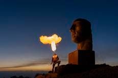 Il Teseo screpolato di Mitoraj non andrà via dall’Etna