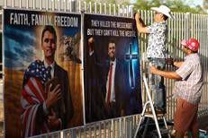 Manifesti per Charlie Kirk a Phoenix, Arizona - Afp