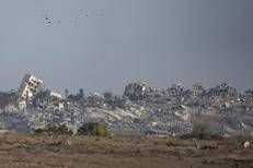 Confine tra Israele e la Striscia di Gaza: edifici distrutti nel territorio palestinese - (Afp)