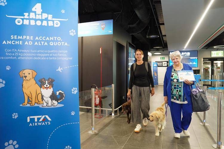 L'arrivo di Moka e Honey a Roma Fiumicino (foto Adr)