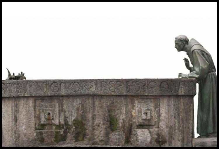 La fontana di San Francesco a Milano (Fotogramma/Ipa)