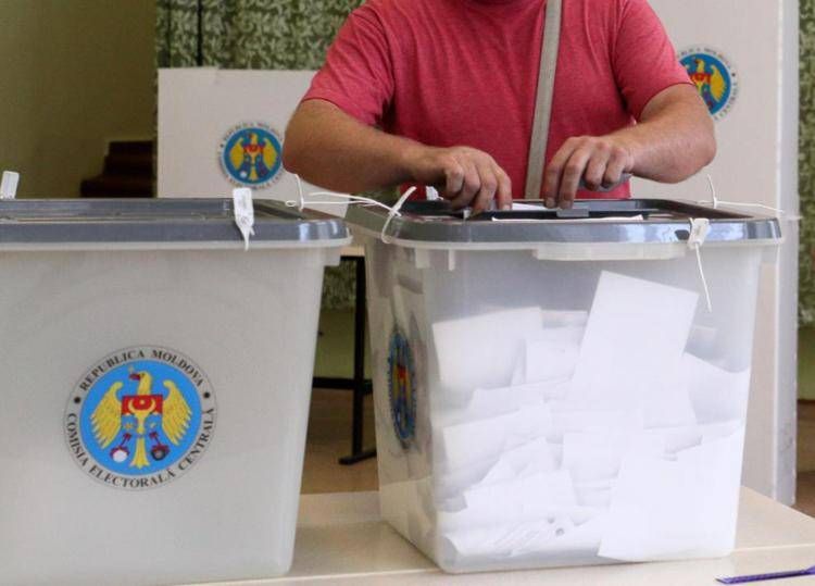 Urne elettorali in Moldova