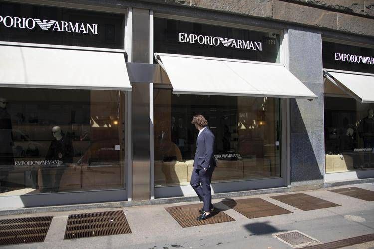 ftg_ipa6_emporio_armani_milano image Vetrine del negozio Emporio Armani a Milano - Ipa