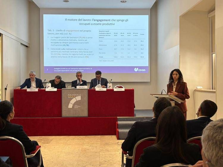 Lavoro, stipendio è nodo centrale: 1 occupato su 2 chiede aumento
