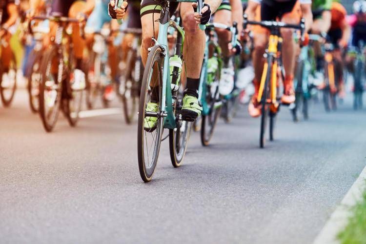 Gruppo in una gara di ciclismo