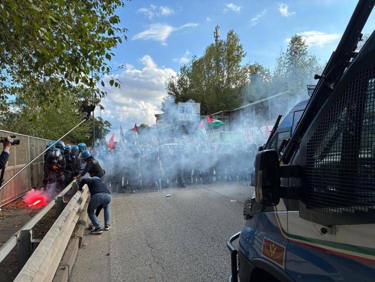 scontri_manifestazione_torino_adn image Gli scontri (Foto Adnkronos)