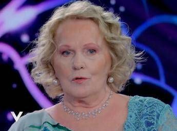 Katia Ricciarelli a Verissimo: "Baudo non mi ha detto la verità sul figlio Alex. Magalli? Gli darei una sberla"