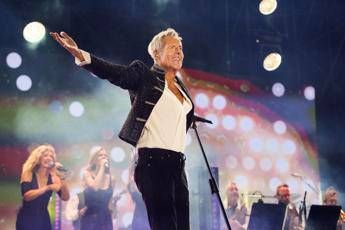 Baglioni strega Lampedusa: "La pace è un sogno che non si deve smettere di sognare"