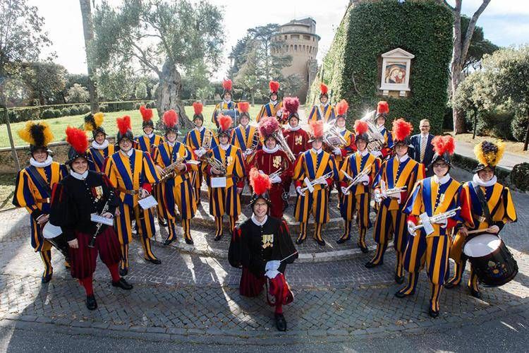 Musica, stasera a Castel Gandolfo le bande della Guardia Svizzera e della Gendarmeria Vaticana