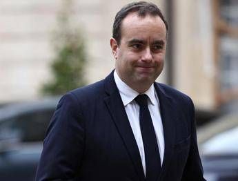 Francia, Macron nomina nuovamente Lecornu premi