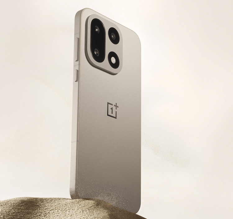OnePlus 15 confermato con un nuovo design e Snapdragon 8 Elite Gen 5