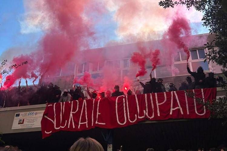 Liceo Socrate di Roma occupato