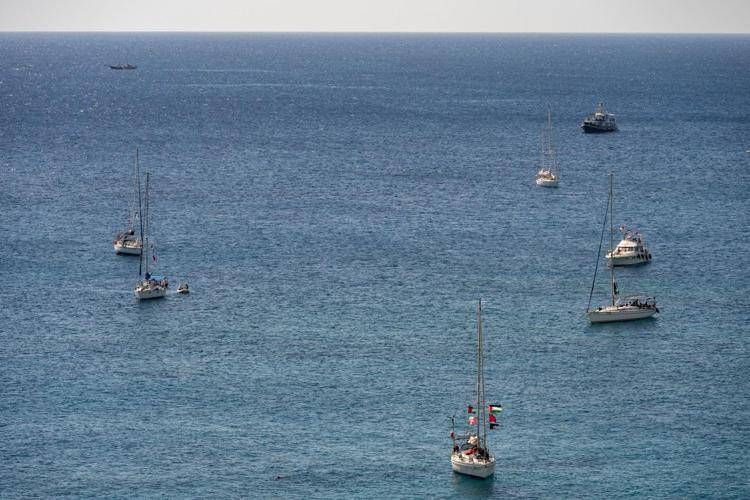Flotilla si avvicina a Gaza. Meloni: 