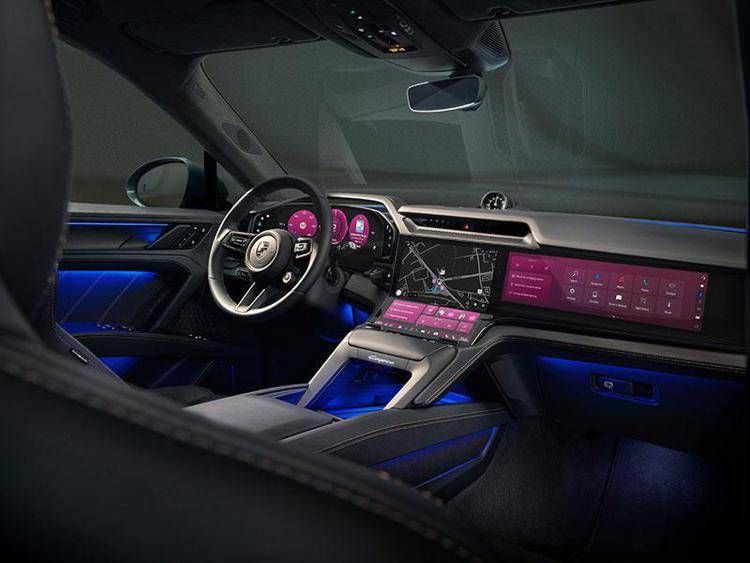 La Porsche Cayenne Electric ridefinisce gli interni del futuro