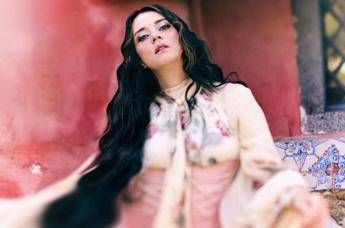 Carmen Consoli, con 'Amuri Luci' inaugura trilogia tra radici, ribellione e poesia
