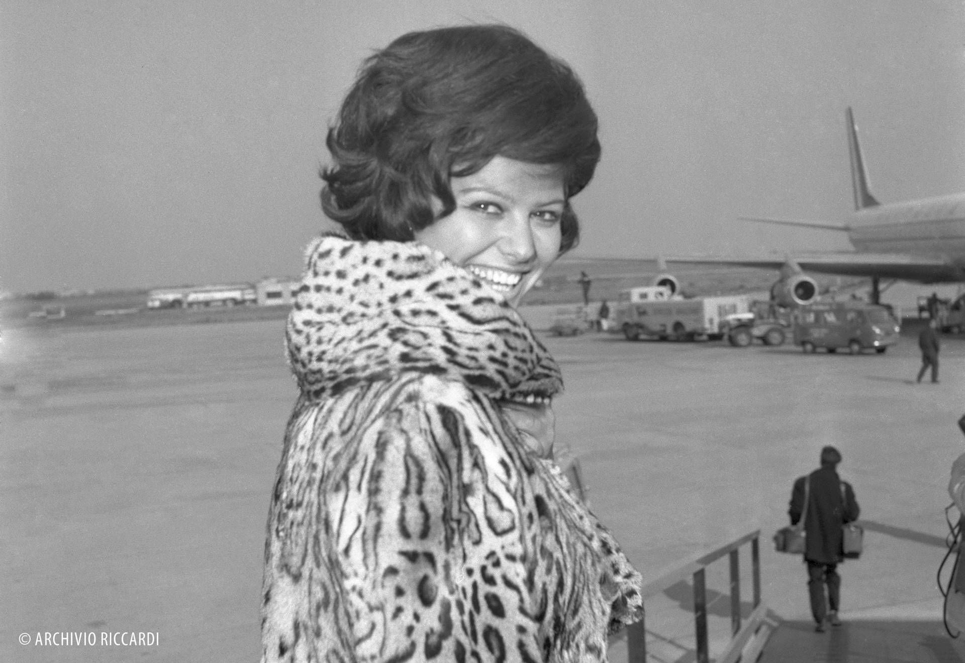 'Neredeyse 100' çekimlerinde Carlo Riccardi, Chronicle, Politika ve Sinemayı kutluyor