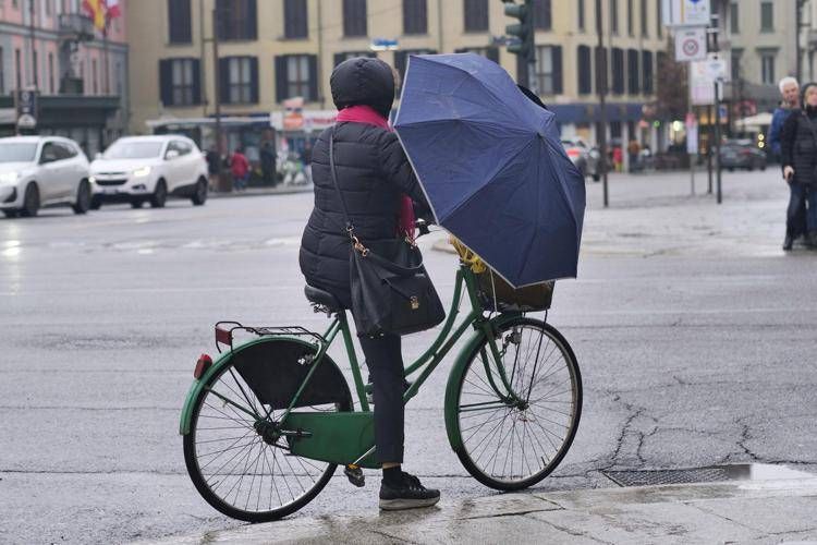 Prima il maltempo, poi sole sull'Italia con l'ottobrata: le previsioni meteo - Fotogramma /Ipa