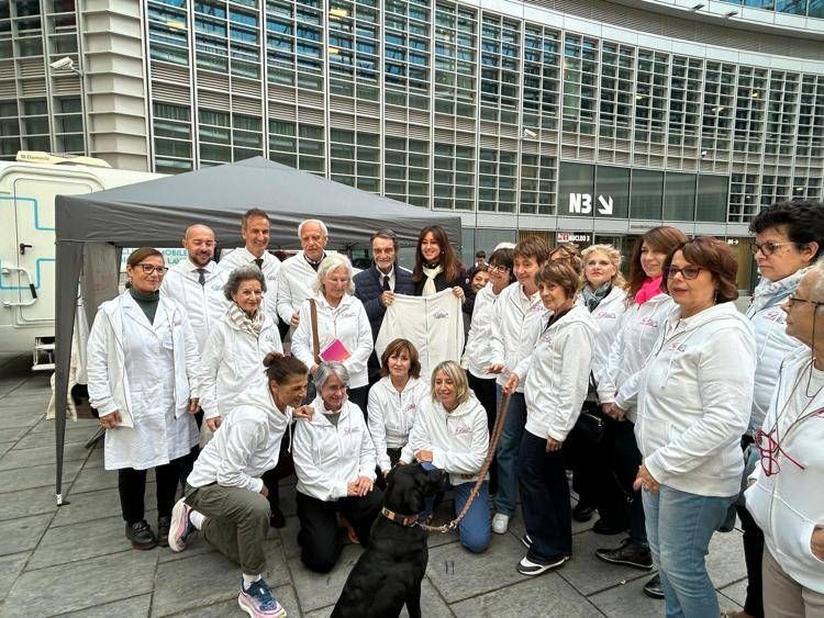 Tumori, in Lombardia camper prevenzione, Fontana: 