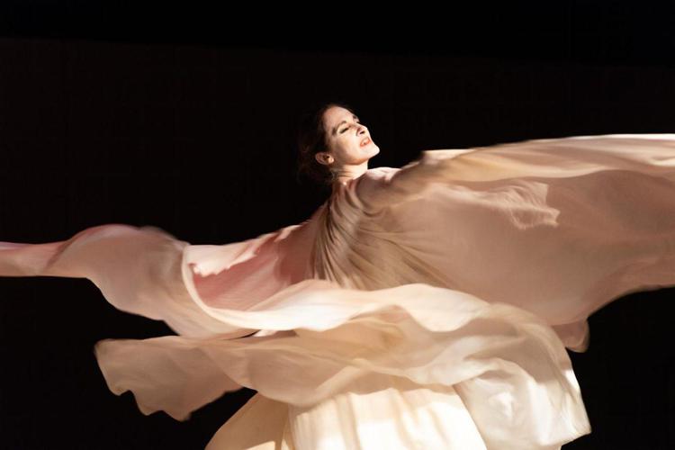 Daniela Maccari nell'omaggio a Lindsay Kemp