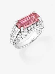 Record a Torino, anello Bulgari con raro diamante rosa venduto per 2,26 milioni