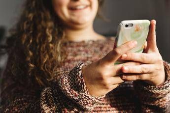 Da TikTok a Whatsapp, Ddl Lega chiede stop social e messaggistica istantanea per gli under 