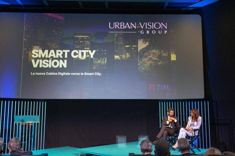 Urban Vision Group porta al Maxxi la città del futuro: la cabina digitale Tim come nuova infrastruttura urbana intelligente